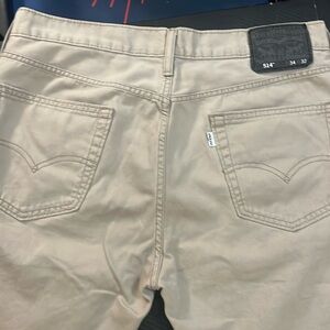 Beige Levi 514 jeans